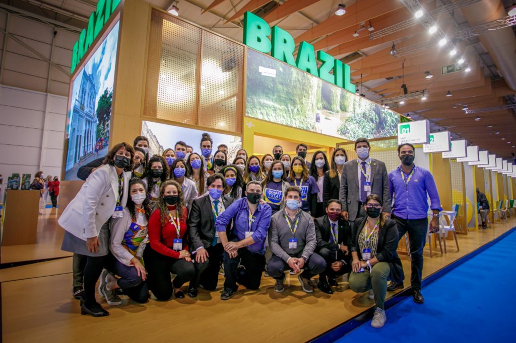 Estande da Embratur na BTL 2022 - Coexpositores e equipe da Embratur comemoraram a grande movimentação no estande brasileiro